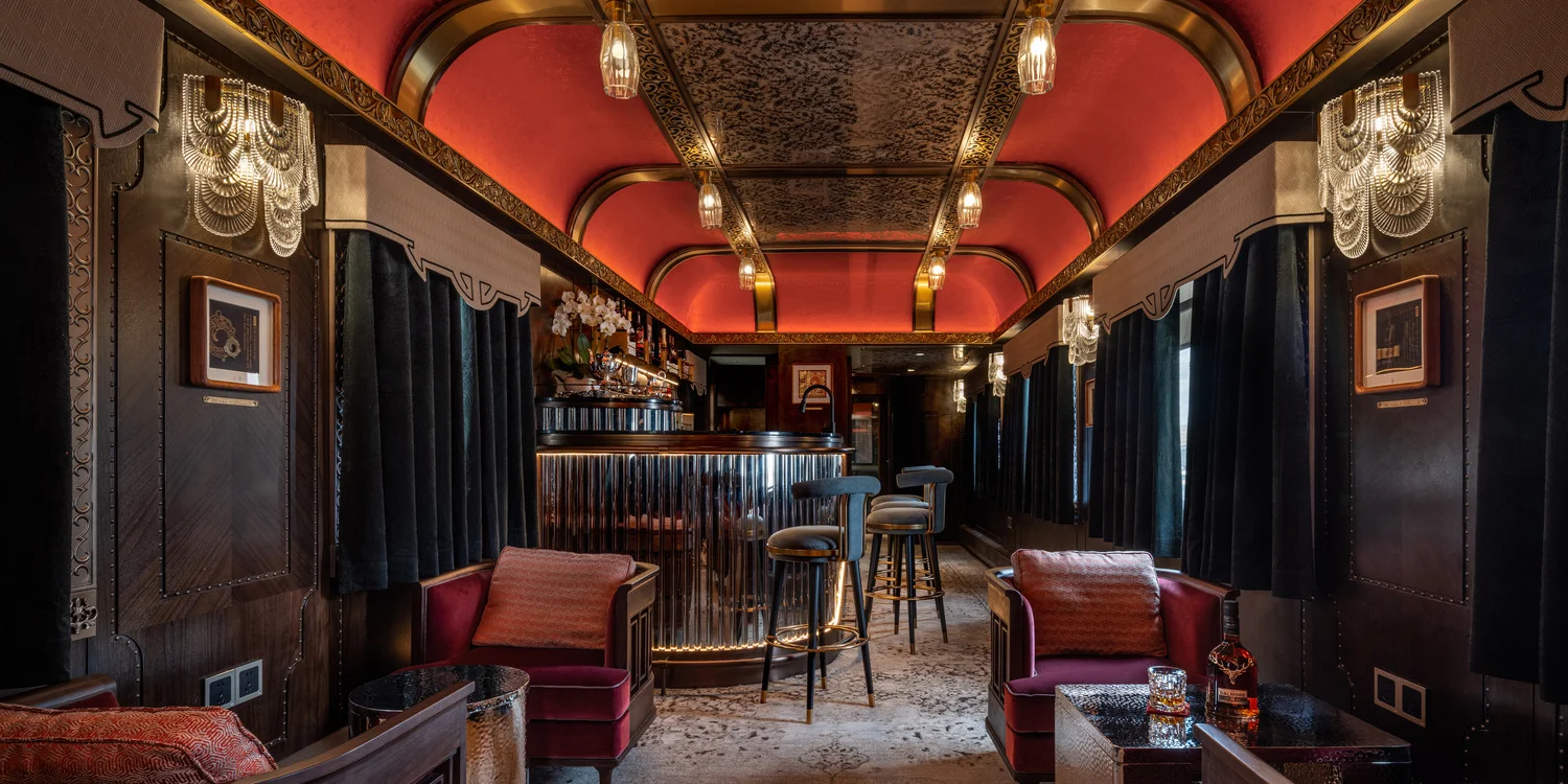 Bar Lounge Art D&eacute;co piano B&ouml;sendorfer &mdash; Silk Road Express
